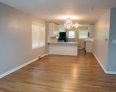 9733 Karlov Avenue - Photo Thumbnail 10