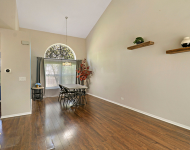67 W Rustic Lane - Photo Thumbnail 3