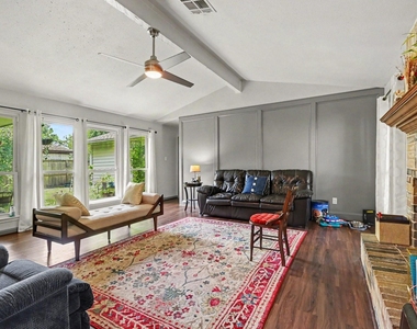 423 Merriweather Street - Photo Thumbnail 4
