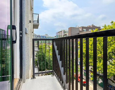 22 Frost Street - Photo Thumbnail 5