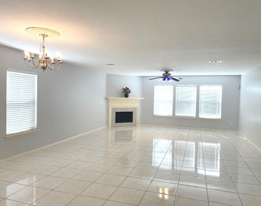 12827 Magenta Oaks Drive - Photo Thumbnail 9