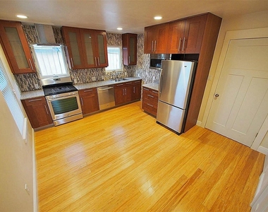 104 Stratford - Photo Thumbnail 1