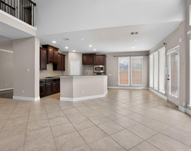 6535 Arroyo Springs Lane - Photo Thumbnail 13
