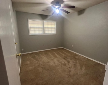 1325 Northbrook Drive - Photo Thumbnail 4