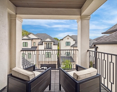 1527 Cunningham Parc Lane - Photo Thumbnail 16