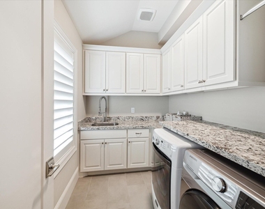 1527 Cunningham Parc Lane - Photo Thumbnail 22