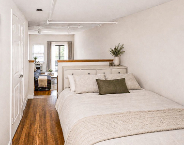 322 West 14th Street - Photo Thumbnail 3