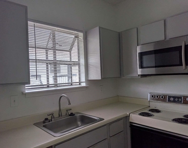 7901 Cambridge Street - Photo Thumbnail 10