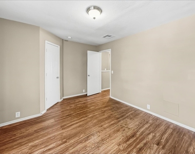 3443 Becker Glen Street - Photo Thumbnail 10