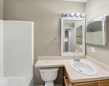 3443 Becker Glen Street - Photo Thumbnail 11