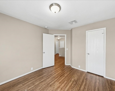3443 Becker Glen Street - Photo Thumbnail 12