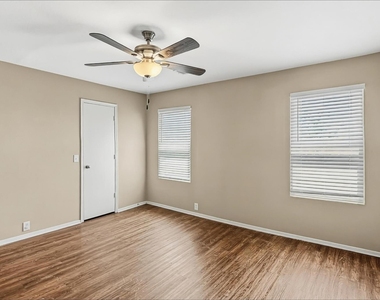 3443 Becker Glen Street - Photo Thumbnail 6