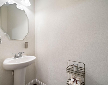 8915 Leaning Hollow Lane - Photo Thumbnail 11