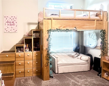 8915 Leaning Hollow Lane - Photo Thumbnail 10