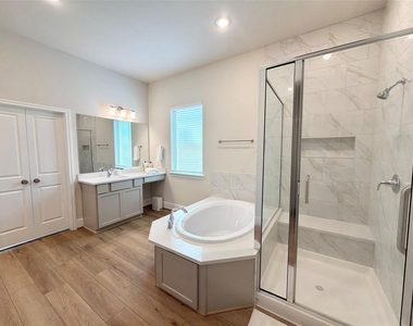 22037 Gateway Arch Drive - Photo Thumbnail 17