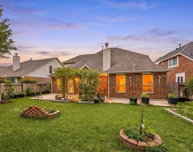 9722 Eagle Peak Ct - Photo Thumbnail 4