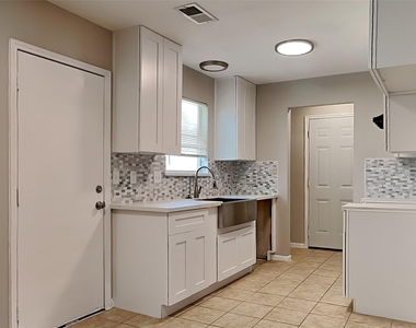 18109 Eganville Circle - Photo Thumbnail 4