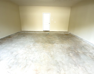 17035 Amarose Drive - Photo Thumbnail 28