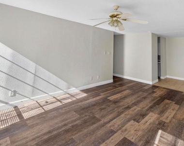 12500 Sandpiper Drive - Photo Thumbnail 5