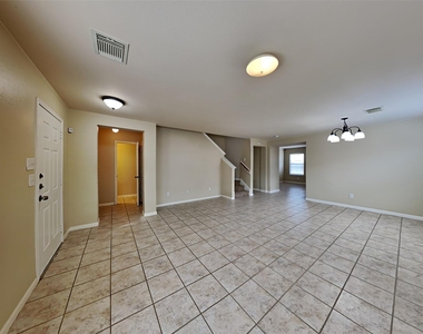 29435 Legends Glen Drive - Photo Thumbnail 4