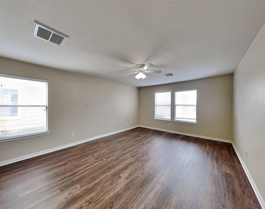 29435 Legends Glen Drive - Photo Thumbnail 10