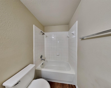 29435 Legends Glen Drive - Photo Thumbnail 18