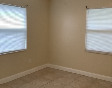 1737 42nd Street Sw - Photo Thumbnail 8