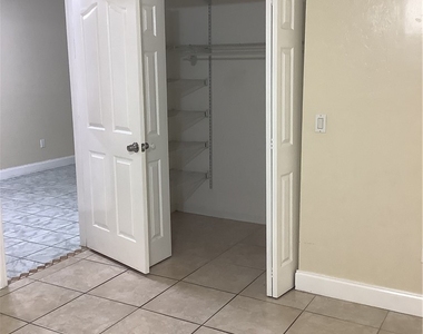 1737 42nd Street Sw - Photo Thumbnail 6