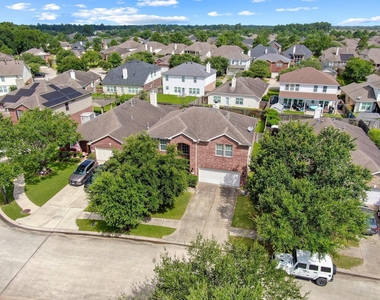 30327 Deleon Fields Drive - Photo Thumbnail 34