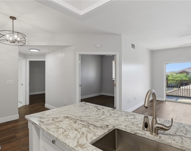 6321 Aragon Way - Photo Thumbnail 14