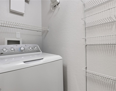 6321 Aragon Way - Photo Thumbnail 21