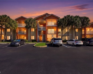 6321 Aragon Way - Photo Thumbnail 2