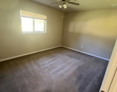 922 Se 13th Terrace - Photo Thumbnail 10