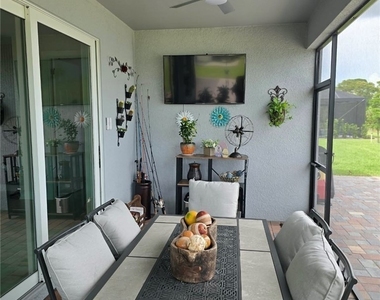 479 Spring Hill Lake Loop - Photo Thumbnail 8