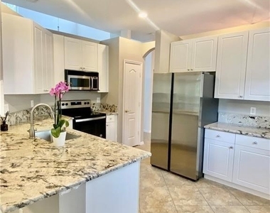 8929 Spring Mountain Way - Photo Thumbnail 2