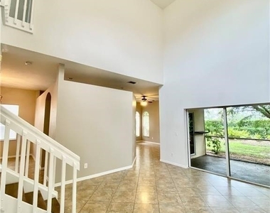8929 Spring Mountain Way - Photo Thumbnail 8