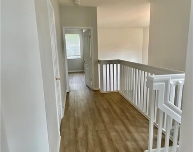 8929 Spring Mountain Way - Photo Thumbnail 9