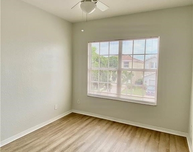 8929 Spring Mountain Way - Photo Thumbnail 12