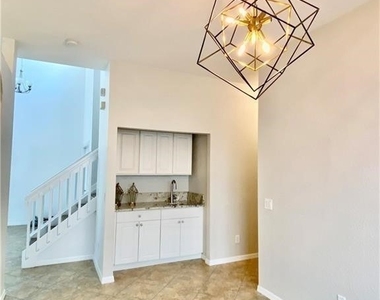 8929 Spring Mountain Way - Photo Thumbnail 5