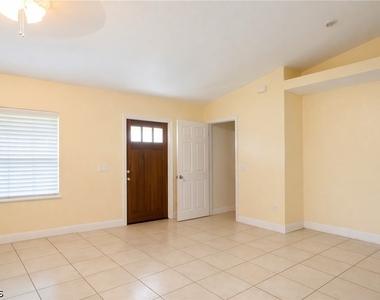 2516 13th Street Sw - Photo Thumbnail 3