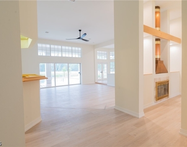 15200 Sweetwater Court - Photo Thumbnail 13