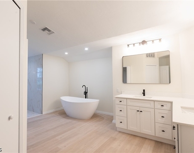 15200 Sweetwater Court - Photo Thumbnail 19