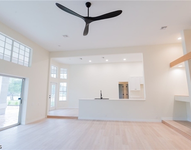 15200 Sweetwater Court - Photo Thumbnail 11