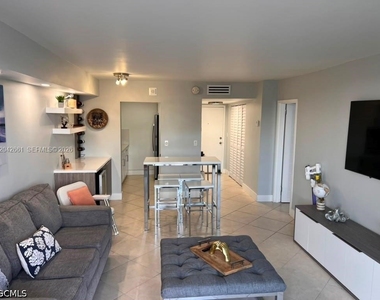 2350 Ne 135th Street - Photo Thumbnail 7