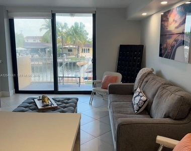 2350 Ne 135th Street - Photo Thumbnail 10