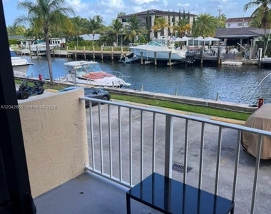 2350 Ne 135th Street - Photo Thumbnail 24