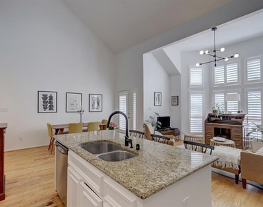 1237 W 17th Street - Photo Thumbnail 10