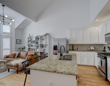 1237 W 17th Street - Photo Thumbnail 8