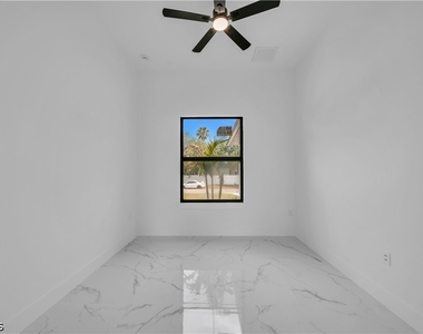506 W 5th Street - Photo Thumbnail 5