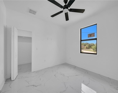 506 W 5th Street - Photo Thumbnail 28